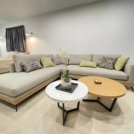 Central Luxury In Paralia Ofryniou Apartment Ofrinion