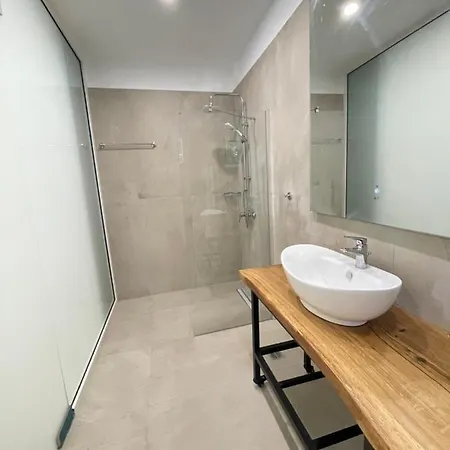 Central Luxury In Paralia Ofryniou Apartment *