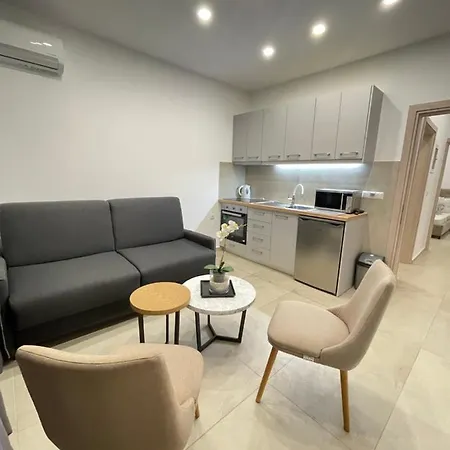 Central Luxury In Paralia Ofryniou Apartment