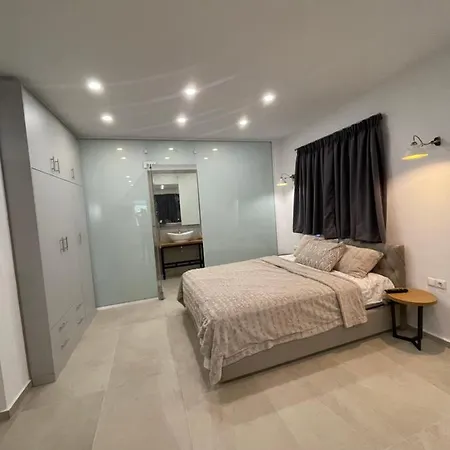 Central Luxury In Paralia Ofryniou