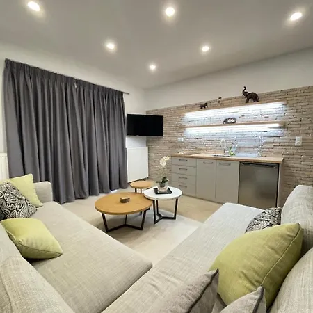 Central Luxury In Paralia Ofryniou Apartment *