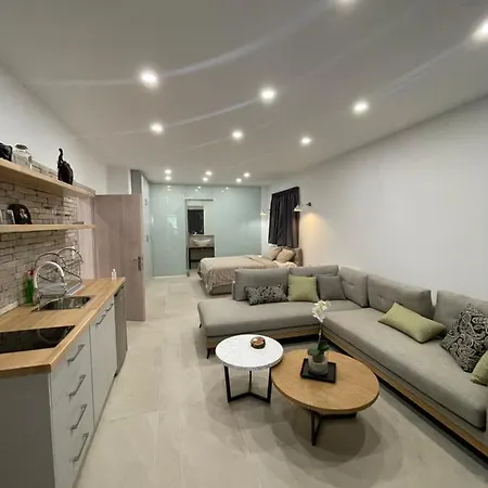 Central Luxury In Paralia Ofryniou *