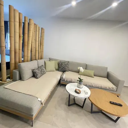 Central Luxury In Paralia Ofryniou Apartment Ofrinion